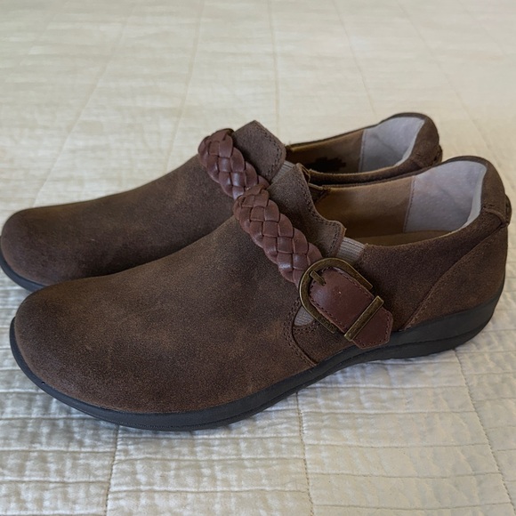 Earth 7.5 Farage Round Toe Flat Suede Leather Shoe - Picture 2 of 6